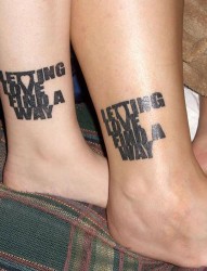 情侣脚踝英文字母纹身