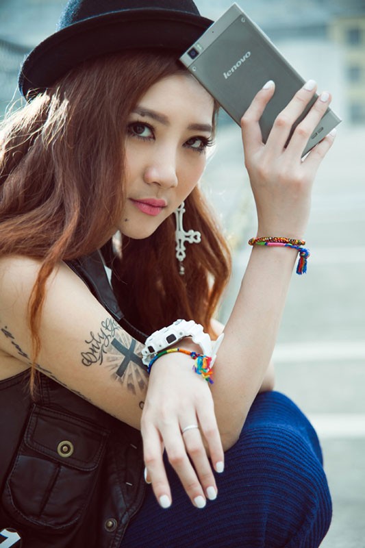 点击大图看下一张:清纯性感美女的纹身写真图8