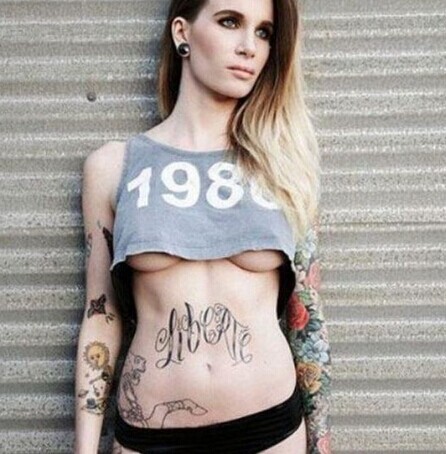 点击大图看下一张：性感小腹上的时尚刺青图6