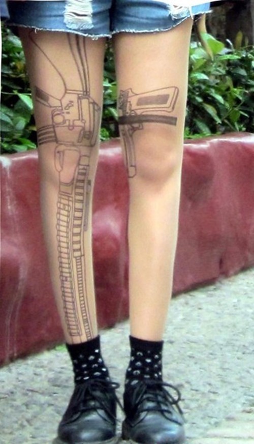 点击大图看下一张：美女腿部性感纹身图4