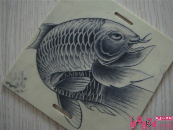 点击大图看下一张：霸气鲤鱼纹身手稿