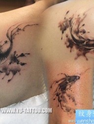 三条唯美的水墨风格鲤鱼纹身图片