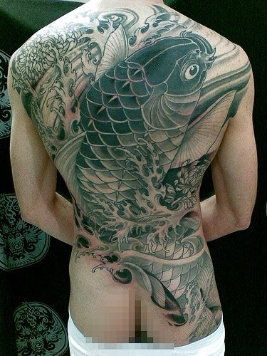 点击大图看下一张：时尚大气的中国鲤鱼纹身图2