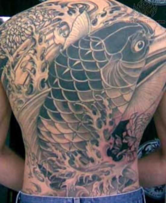 点击大图看下一张：漂亮的鲤鱼满背纹身图3