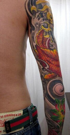 点击大图看下一张:漂亮大气的鲤鱼花臂刺青图3