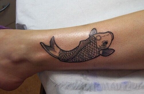 点击大图看下一张：漂亮的水墨鲤鱼纹身图4