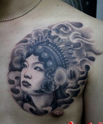 点击大图看下一张：胸部一张古典美女花旦纹身图片