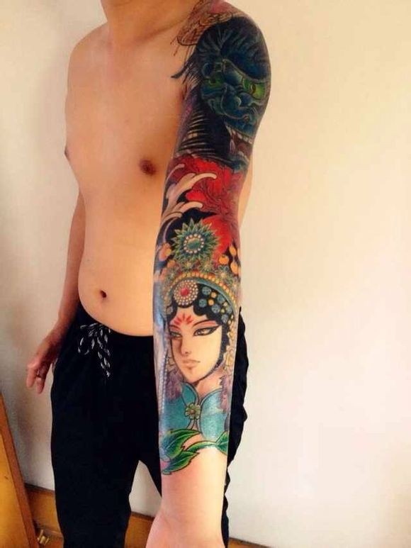 点击大图看下一张：京剧人物 花旦花臂纹身