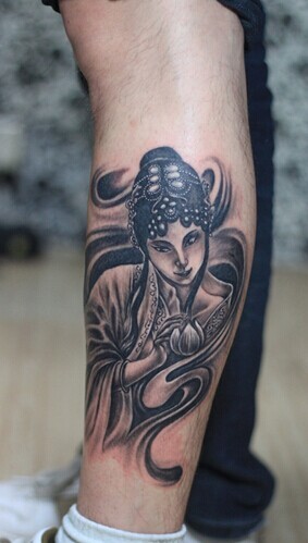 点击大图看下一张:经典漂亮的腿部花旦纹身图5