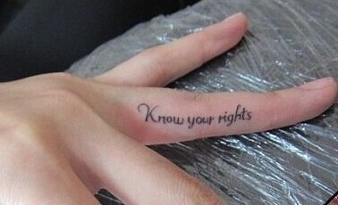 点击大图看下一张：时尚简约的手指英文刺青图4