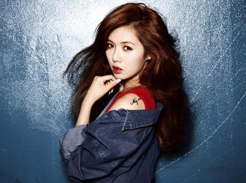 点击大图看下一张:泫雅肩部性感英文刺青图3