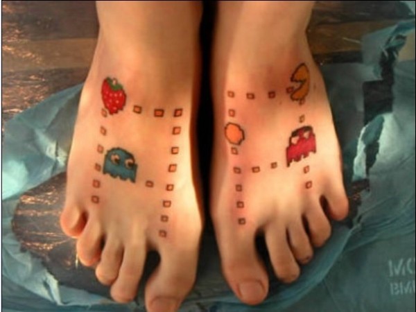 点击大图看下一张：女性脚部彩色可爱卡通游戏刺青