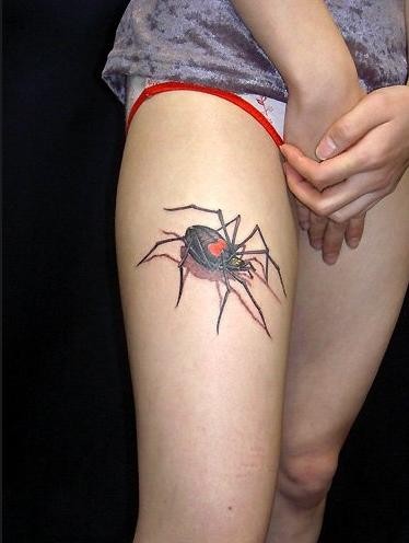 点击大图看下一张：女性腿部3D蜘蛛刺青