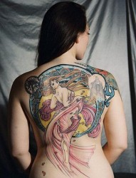 女性腰部彩色图腾刺青