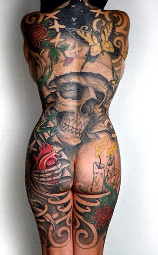 点击大图看下一张：女性背部大气的死神纹身