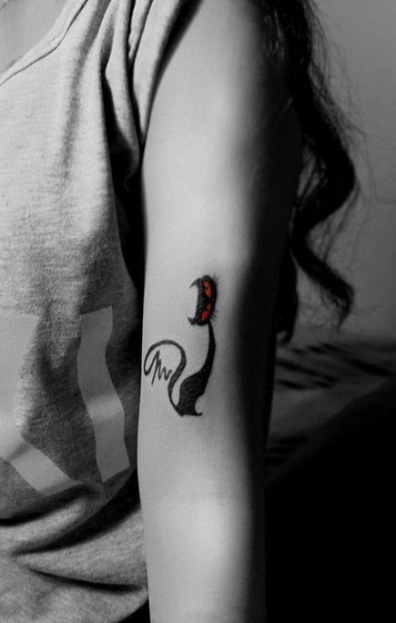 点击大图看下一张:女性手臂黑色喵咪可爱独特刺青