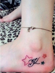 女性脚部彩色星星可爱女性专属刺青