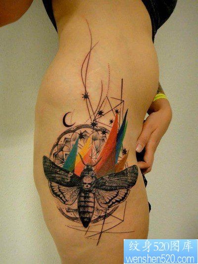 点击大图看下一张：一幅女人腿部个性纹身图片