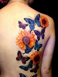 飞舞的蝴蝶和向日葵纹身图案图案