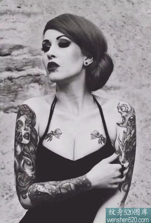 点击大图看下一张:9张火辣妹子个性漂亮的纹身图9