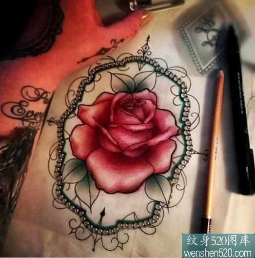 点击大图看下一张：玫瑰花纹身手稿图案