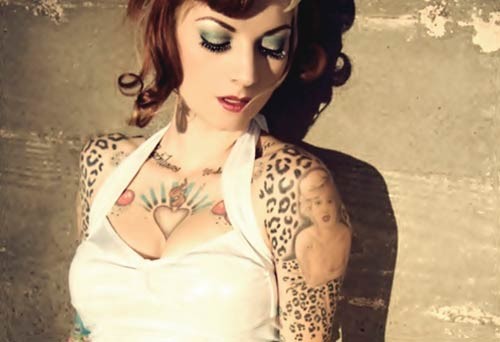 点击大图看下一张:诱惑的部位——胸部纹身图5