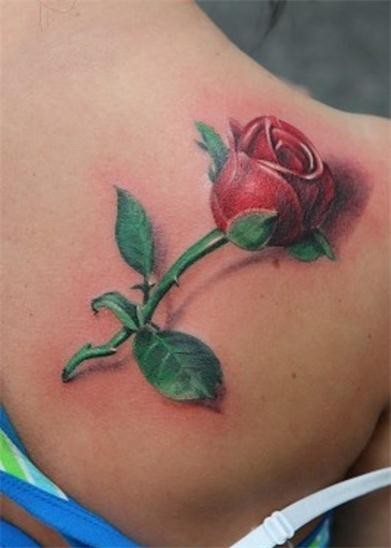 点击大图看下一张：肩部妖艳的玫瑰纹身图4