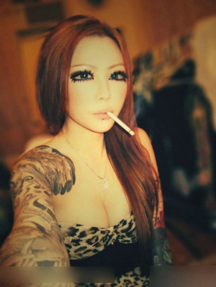 点击大图看下一张：大胸美女VivianLin林靜文的纹身写真图13