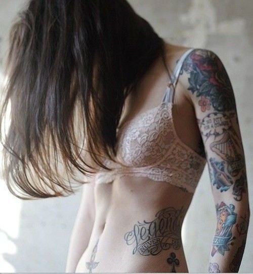 点击大图看下一张:肩部人物画像花朵纹身图7