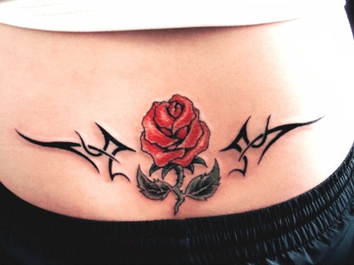 点击大图看下一张：漂亮的玫瑰花纹身图3