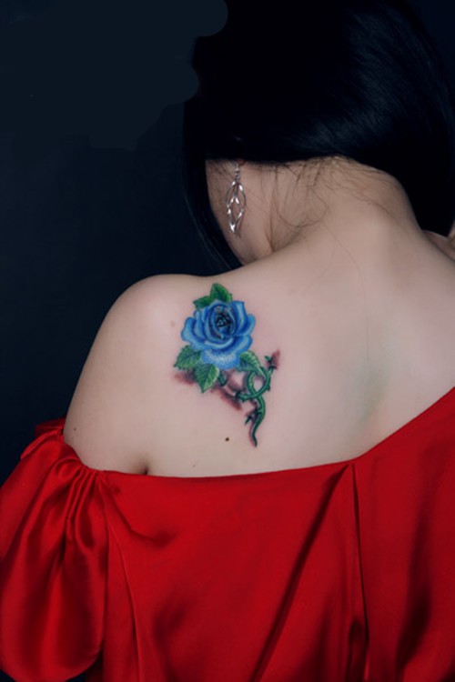 点击大图看下一张：漂亮的玫瑰花纹身图5