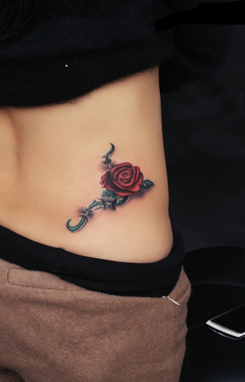 点击大图看下一张：漂亮的玫瑰花纹身图6