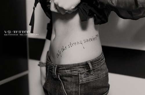 点击大图看下一张:柔情似水女性腰部美图3