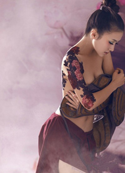 点击大图看下一张:妖娆百变的性感身姿图4