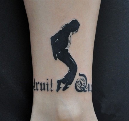 点击大图看下一张：男女脚臂迈克尔·杰克逊刺青