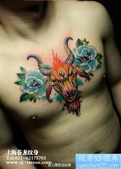 点击大图看下一张:男生前胸超酷的羊头玫瑰花纹身图片