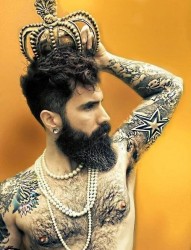 一幅男性个性纹身作品