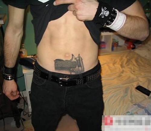 点击大图看下一张：男士腹部经典有趣的纹身图2