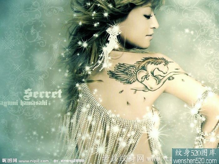 点击大图看下一张：日本女星滨崎步肩部独角兽纹身欣赏