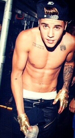 点击大图看下一张:欧美阳光帅哥 贾斯丁比伯花臂刺青图5