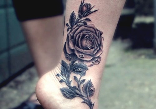 点击大图看下一张：脚踝部漂亮的玫瑰纹身图2