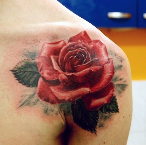 点击大图看下一张：肩部一朵妖艳的玫瑰纹身图3