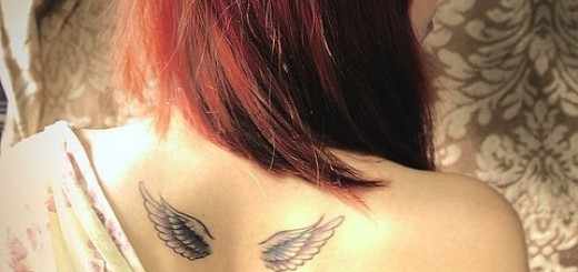 点击大图看下一张：女生背部好看的小翅膀纹身图3