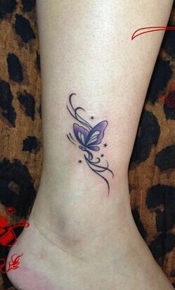 点击大图看下一张：漂亮唯美的脚踝蝴蝶刺青图5