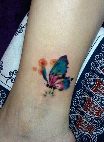 点击大图看下一张：漂亮唯美的脚踝蝴蝶刺青图14