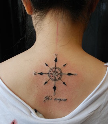 点击大图看下一张：背部漂亮的指南针纹身图5