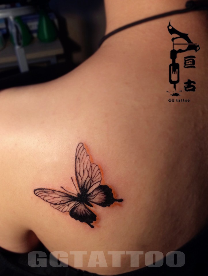点击大图看下一张：漂亮唯美的蝴蝶刺青