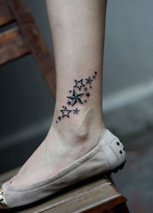 点击大图看下一张：女生向日葵脚踝纹身