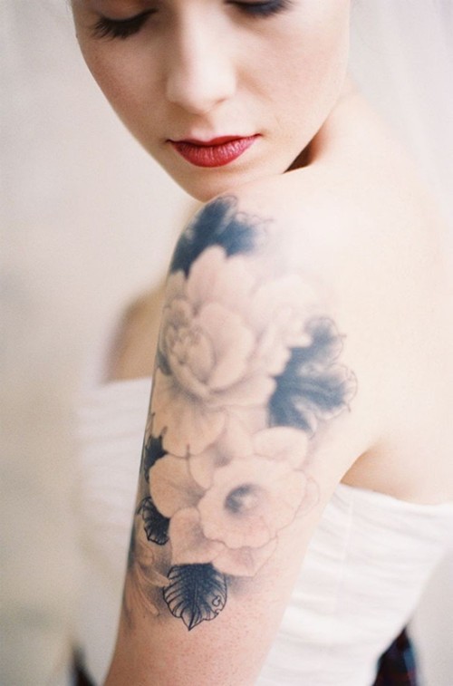 点击大图看下一张：唯美漂亮的女生肩膀纹身图3