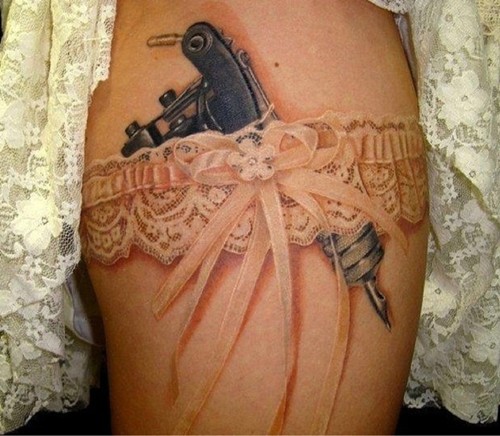 点击大图看下一张：漂亮的蝴蝶结女生大腿纹身图3